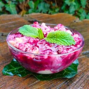 Köles vadgyümölcsökkel