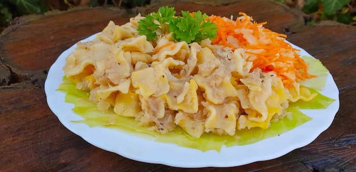 Káposztás tészta (kukoricatésztából)