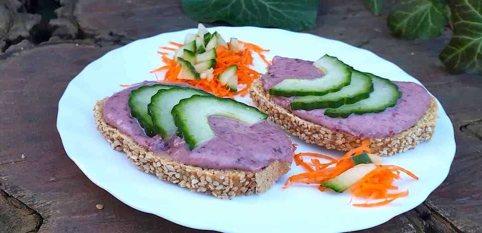 Vörösbabos szendvicskrém zöldségekkel