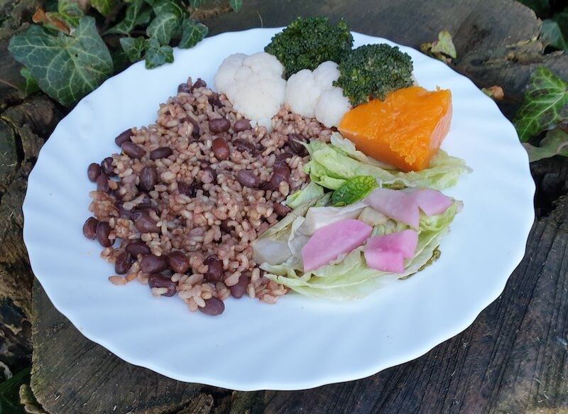 Makrobiotikus Azuki babos barnarizs zöldésgekkel