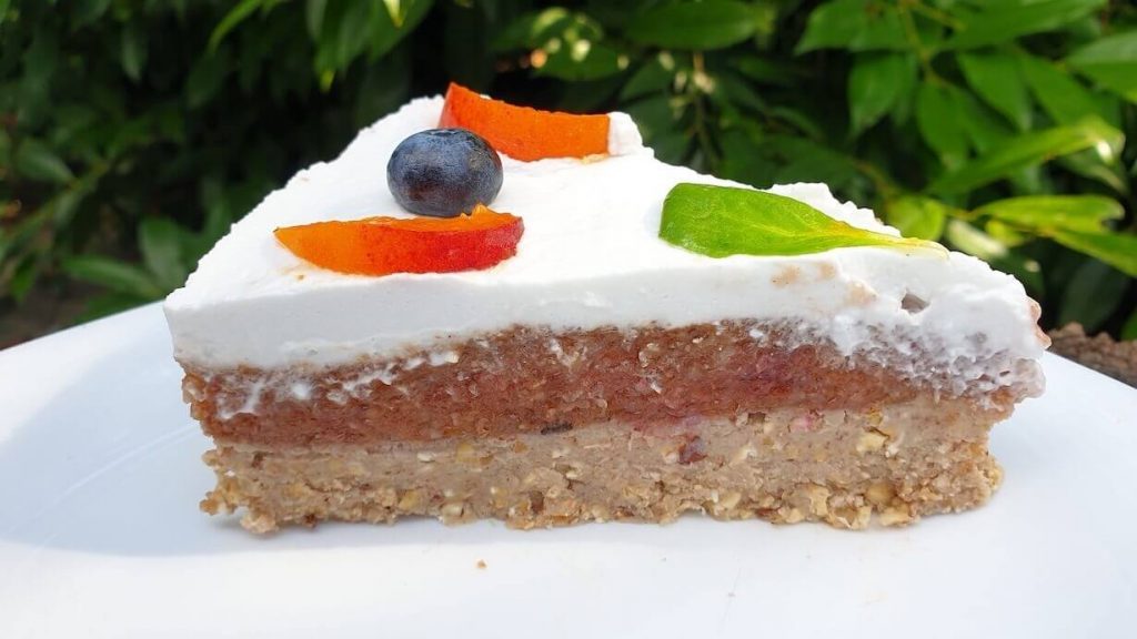 Gesztenyés torta gyümölcskrémmel
